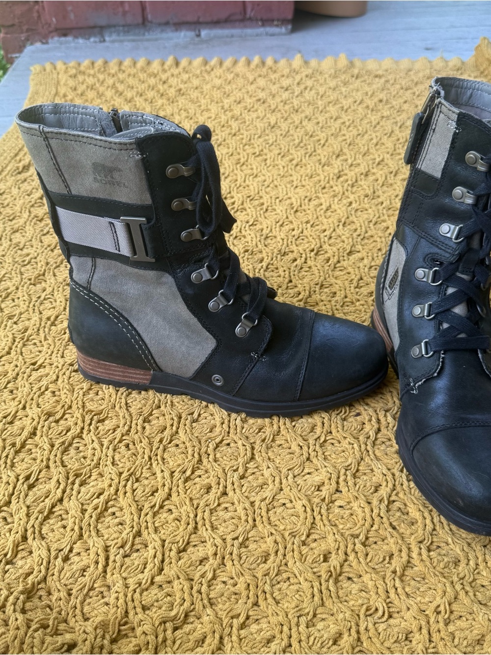 Sorel Women's Major Carly Leather Combat Boot Black & Gray Size 9 Water Resist